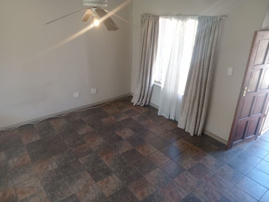 To Let 3 Bedroom Property for Rent in Waterval East North West